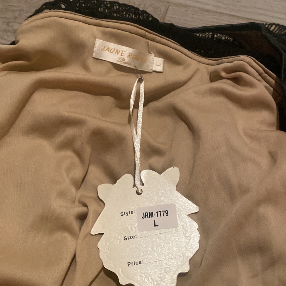 Unique Zip Up - Picture 3 of 3